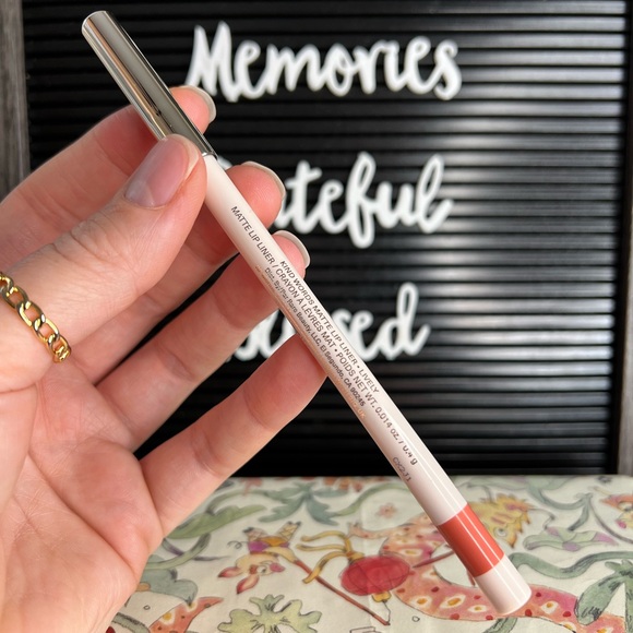 Rare Beauty Kind Words Matte Lip Liner - LIVELY - Picture 6 of 6